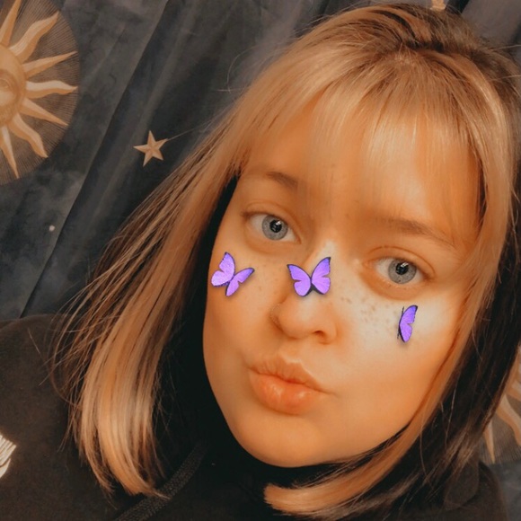 Meet your Posher, Ellen - Picture 1 of 1